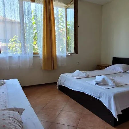 Dalyana Guest house *